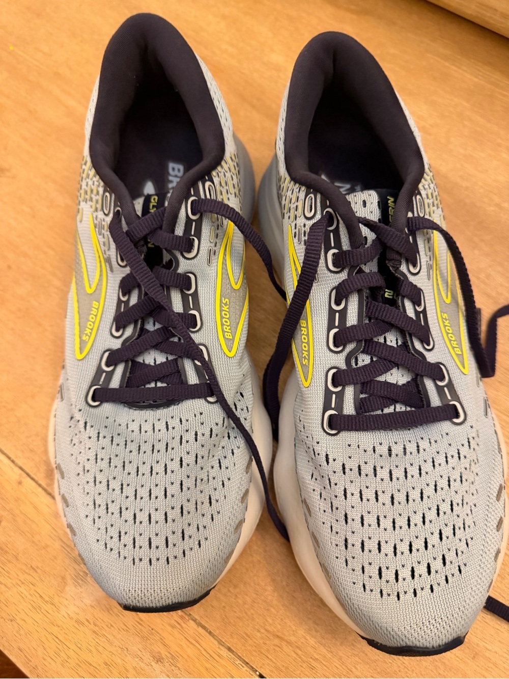 Brooks Men’s Gray & Yellow Athletic Running Shoes